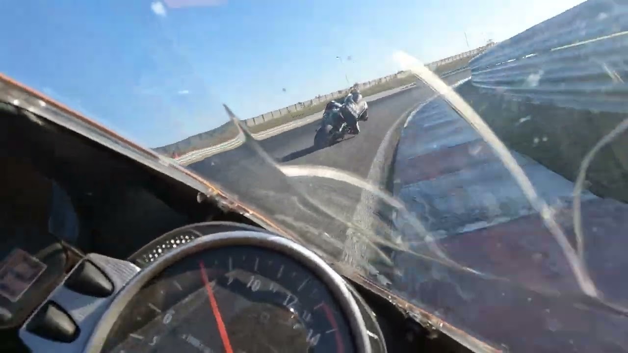 Transilvania Motor Ring - Honda CBR 1000 RR SC59 vs Aprilia RSV