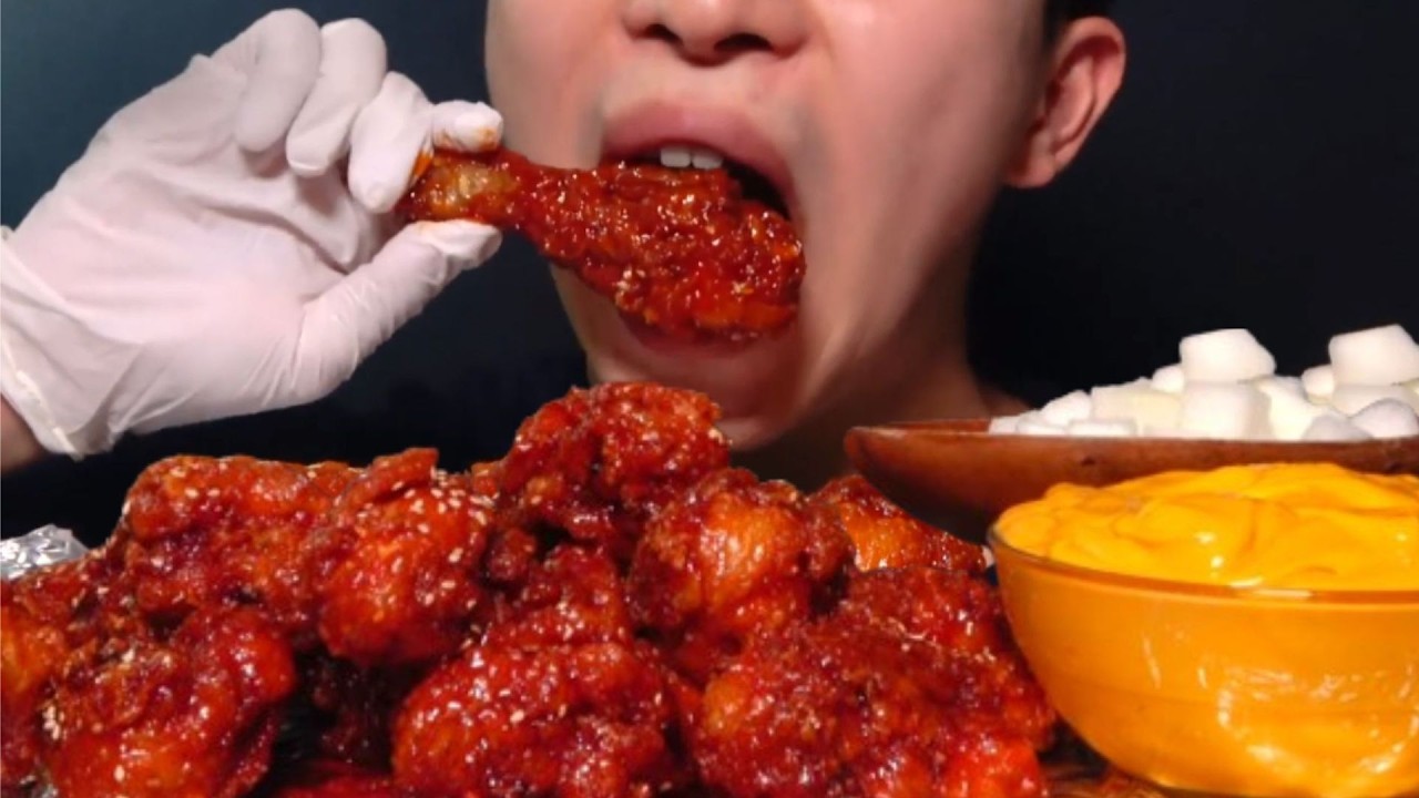 ASMR MUKBANG Spicy Fried Chicken with Cheddar Cheese Sauce