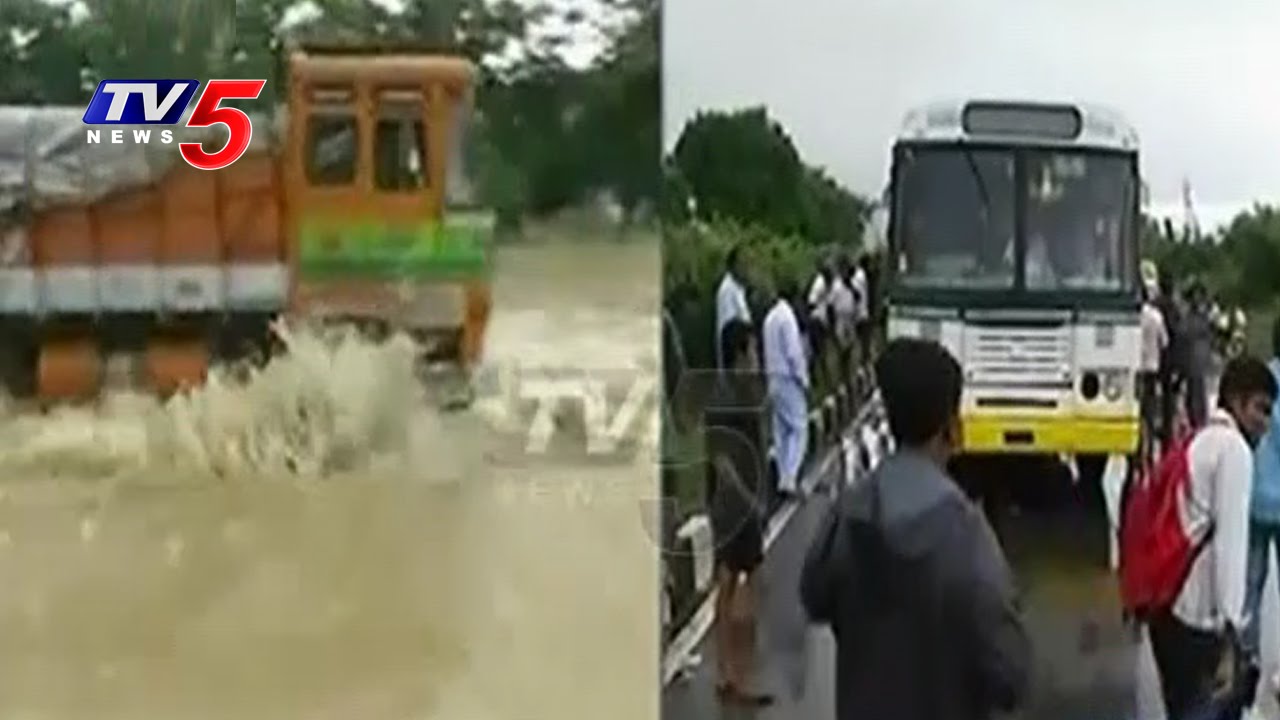 Heavy Floods lash Nellore | Roads and Railway Tracks Flooded, Traffic Diverted | TV5 News