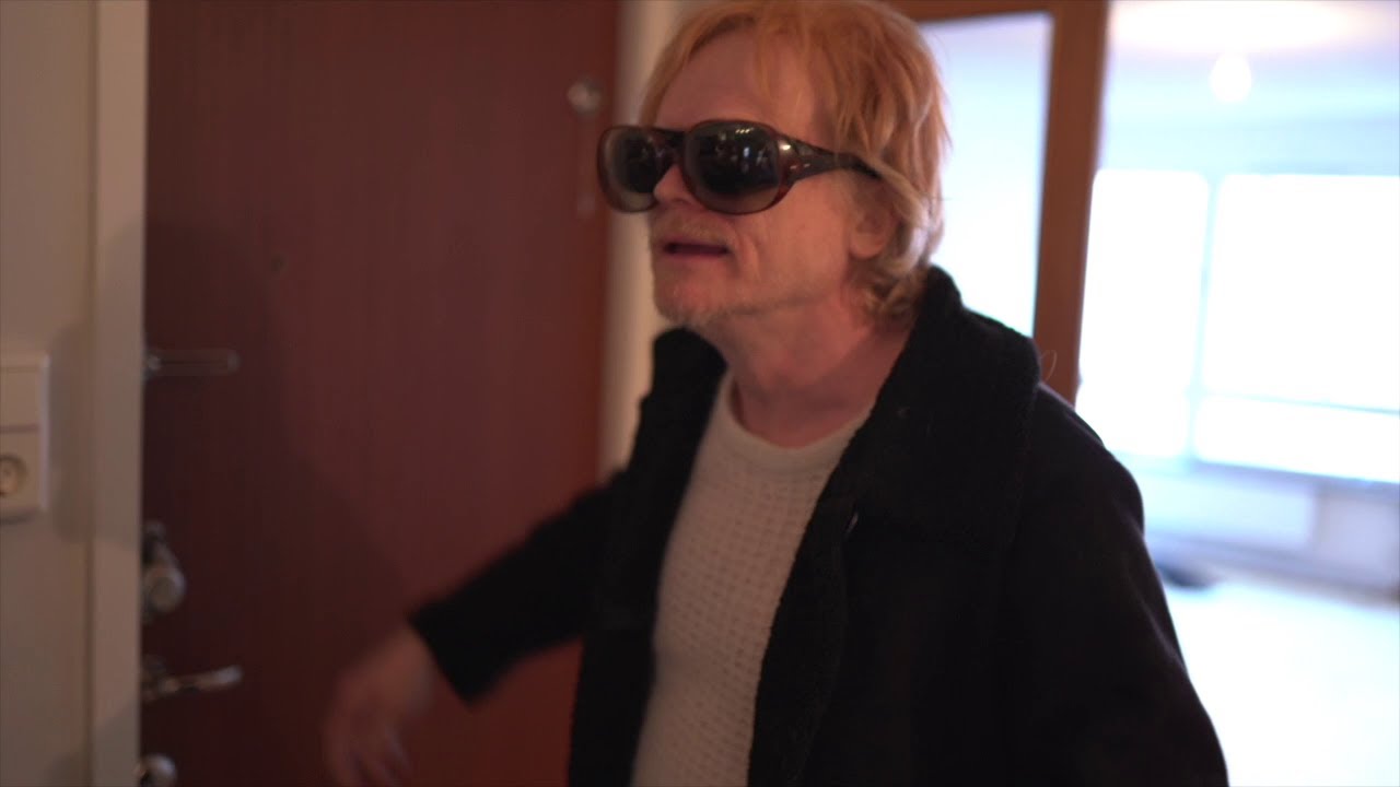 Hitta ny Hot Blondino