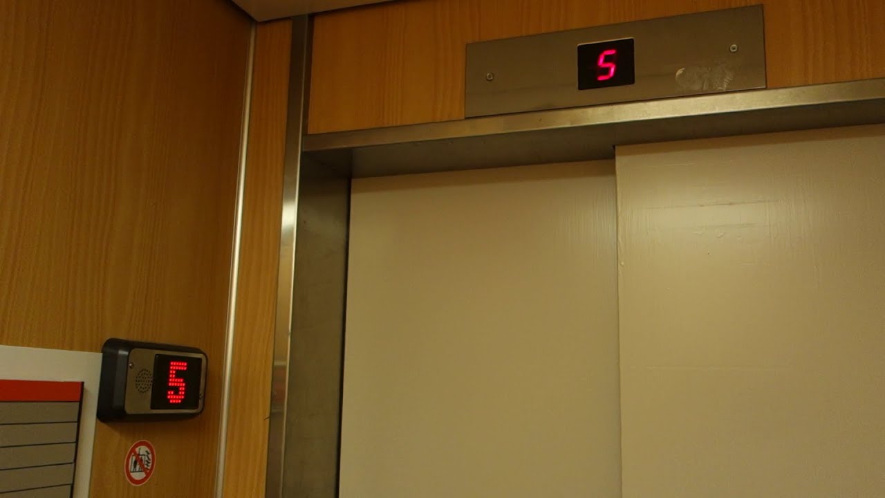 1970's KONE (mod.) Roped Hydraulic elevators @ Västra Tullgatan 8, Hudiksvall, Sweden.