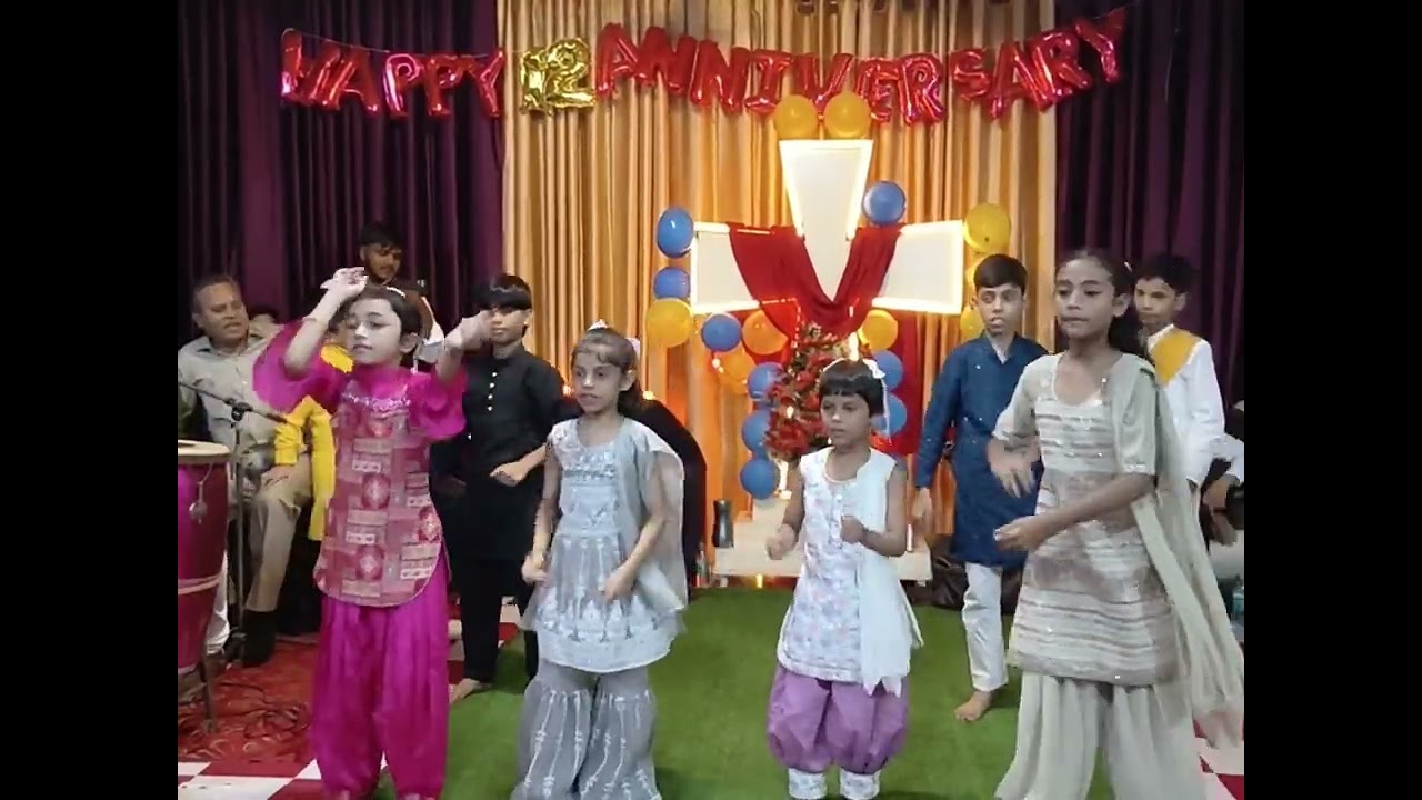 YESHU JAB JHEEL SE PAHAD PAR GAYA || CHILDREN'S GROUP DANCE.