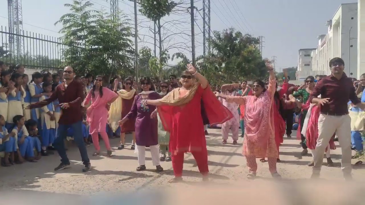 Teacher bhi  dance karte hai na #love #teacher #teacherday #song 
