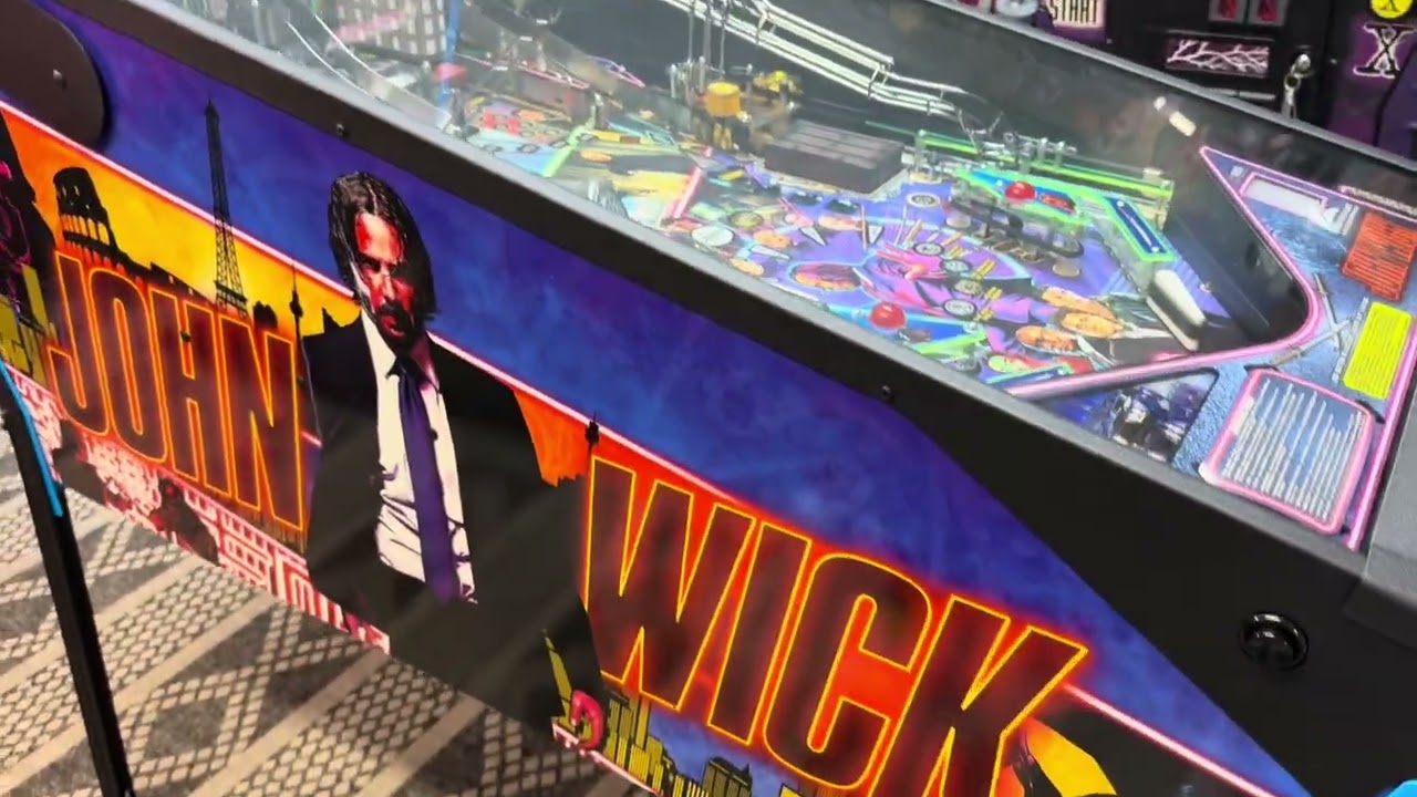 Распаковка и обзор пинбольного автомата Stern “John Wick” Premium.