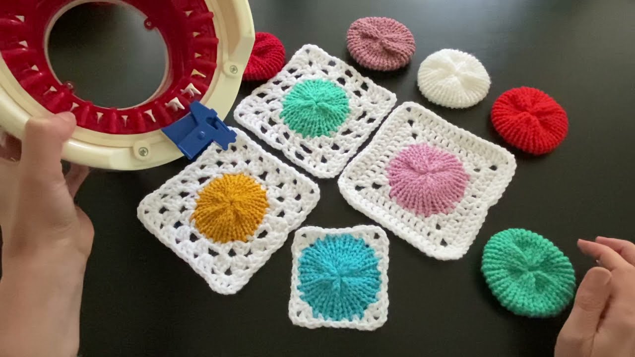 How to crochet grannysquares with a flat circle center made on your 22 needle knittingmachine.