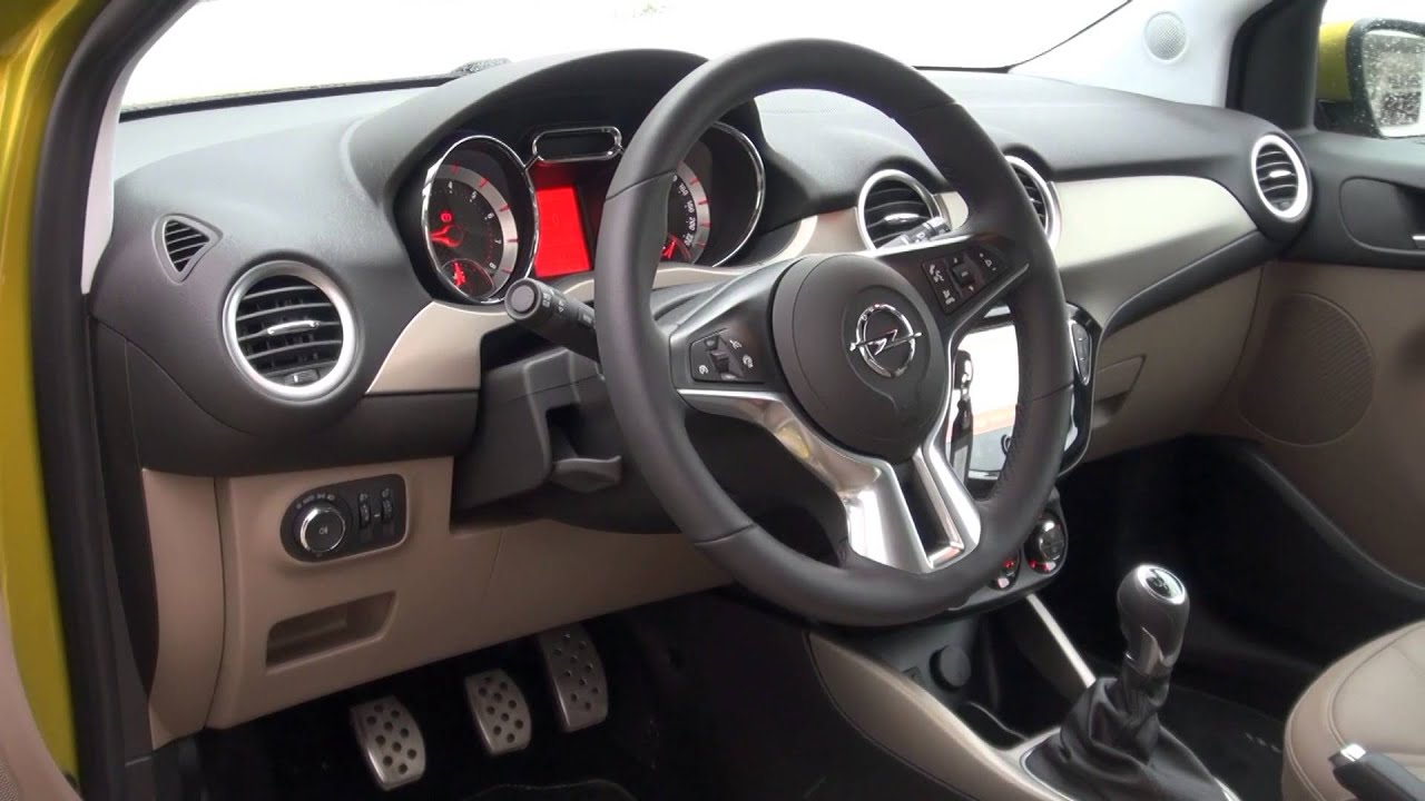 Koeajossa Opel Adam Rocks 1,0T