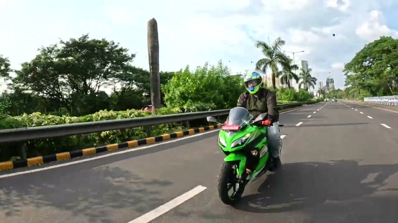14 лет спустя, всё ещё быстрее, но не быстрее 390-х! Обзор Kawasaki Ninja 300 2025 года
