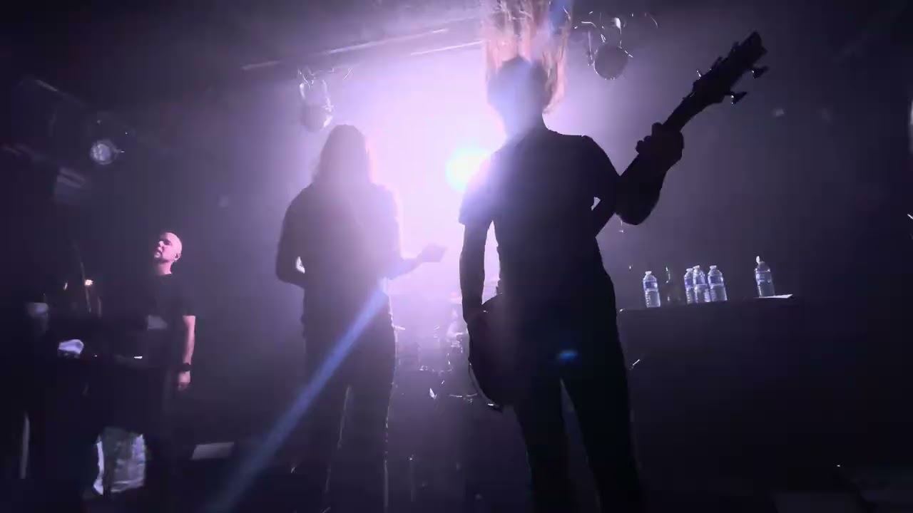 …and Oceans - The Collector and his Construct Live at Backstage by the Mill Paris 13/12/25