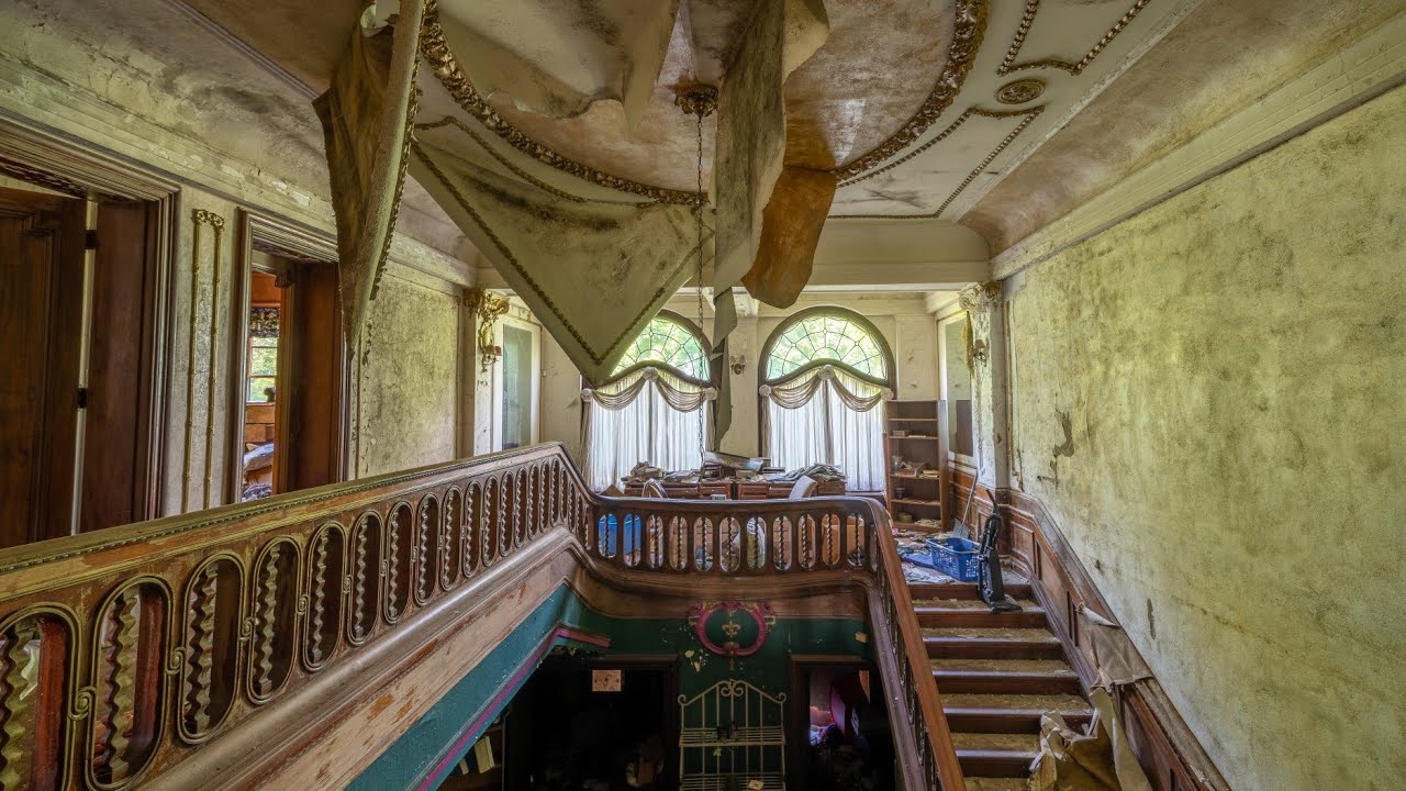 Exploring a Millionaires Abandoned Mansion - Everything Left Behind