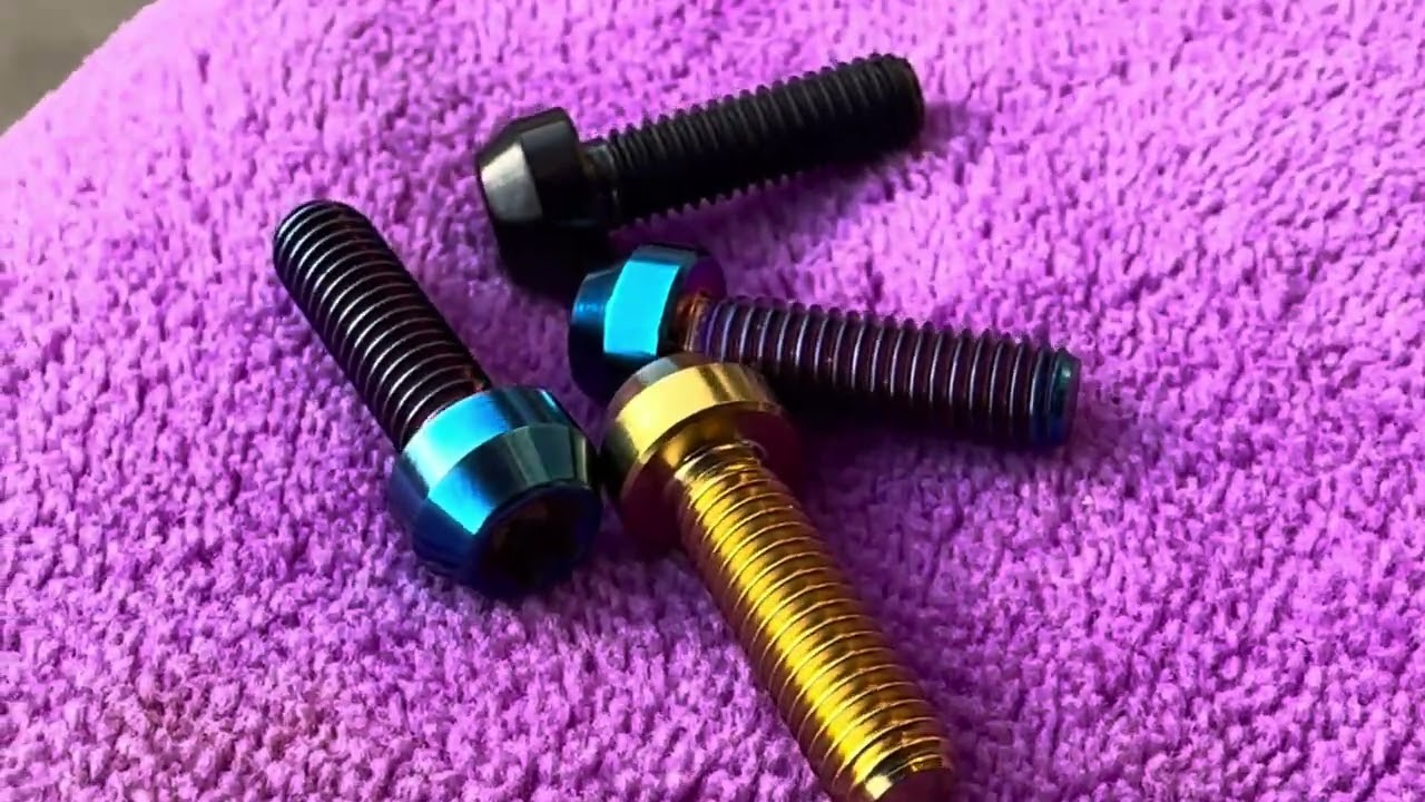 Plum titanium screw in the cone pillar head