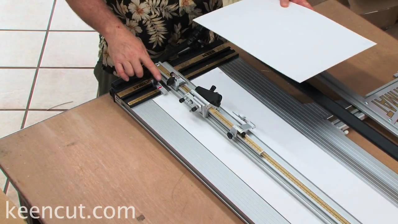 G KeenCut Ultimat Gold Mat cutter cutting a reverse bevel