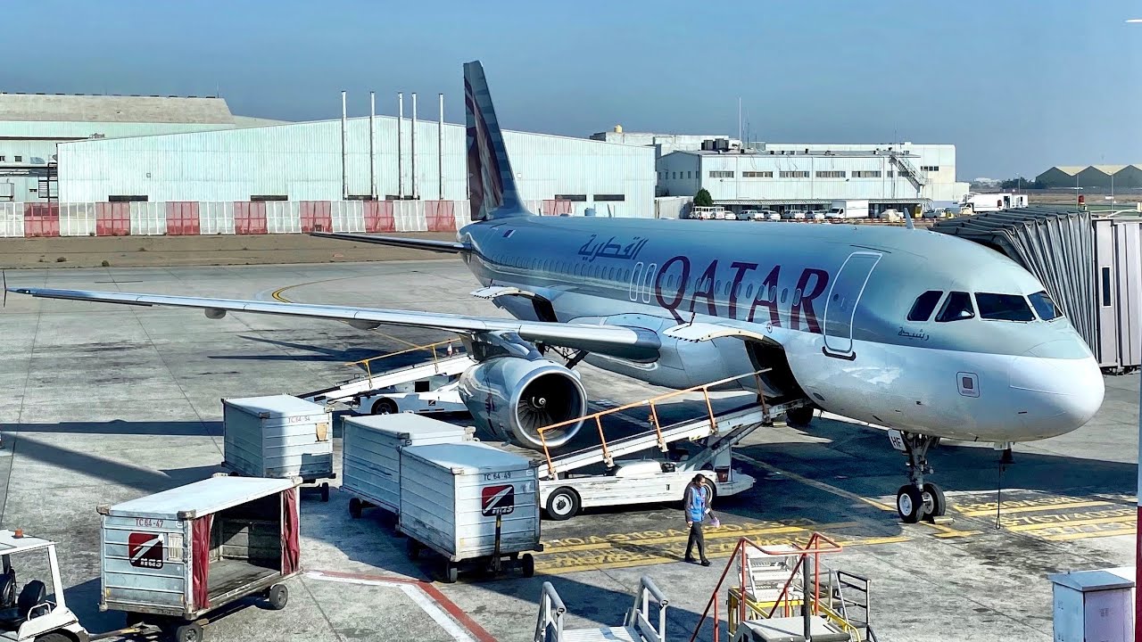 Qatar Airways Airbus A320 on-board landing at Doha