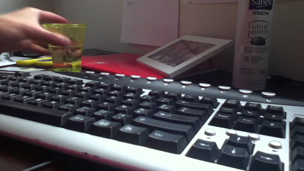 Comment nettoyer un clavier d'ordinateur - Astuce nettoyage clavier - Astuce ordinateur