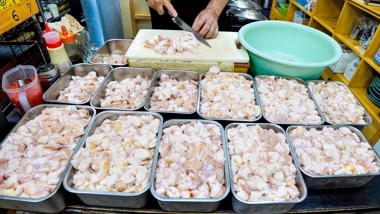 驚異的な超絶焼そばラッシュ！６２年間売れ続けるお好み焼きを爆速提供するデカ盛り大衆食堂に密着丨Japanese Street Food