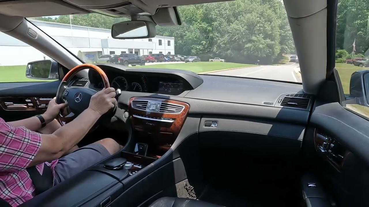 2010 Mercedes-Benz CL550 drive 1