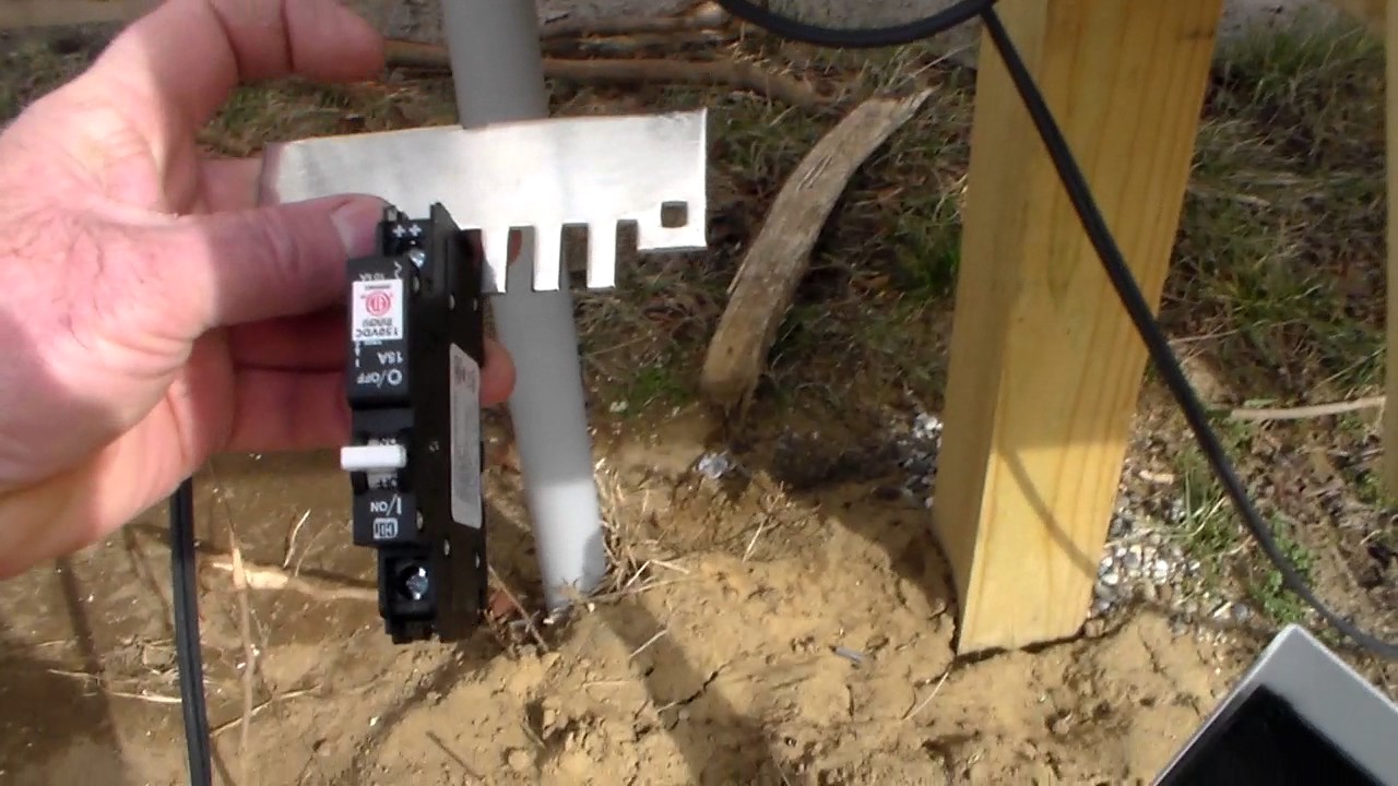 Midnight Solar MNPV6 Combiner Box  Installation