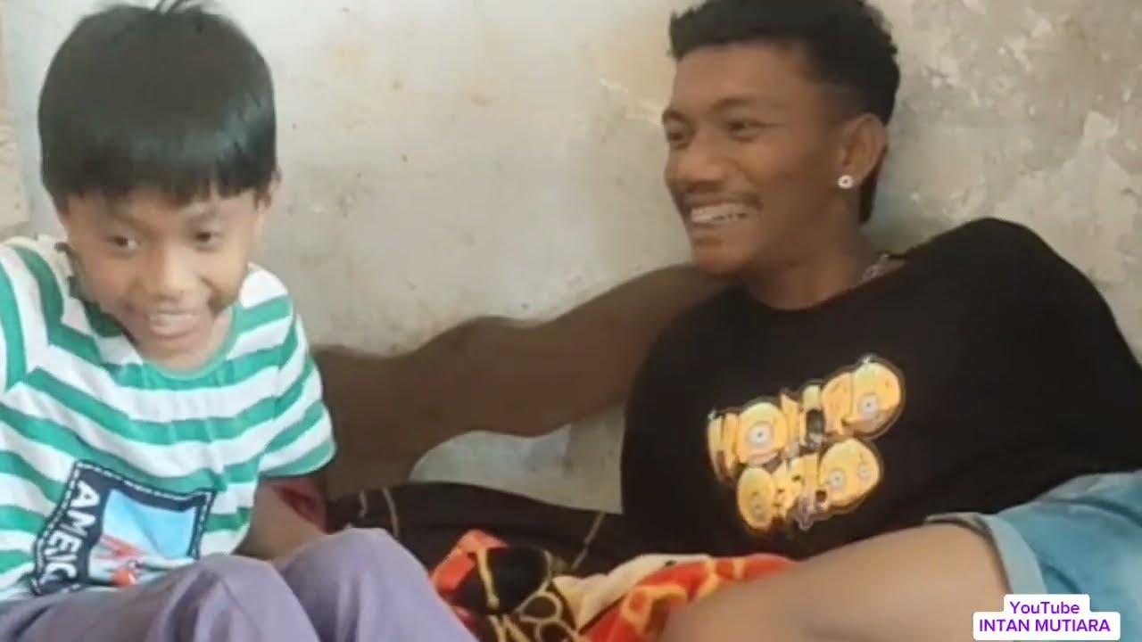 KLARA HAMPIR KEJATUHAN BATA//MAK ROS MASAK TELOR & LUNTAS