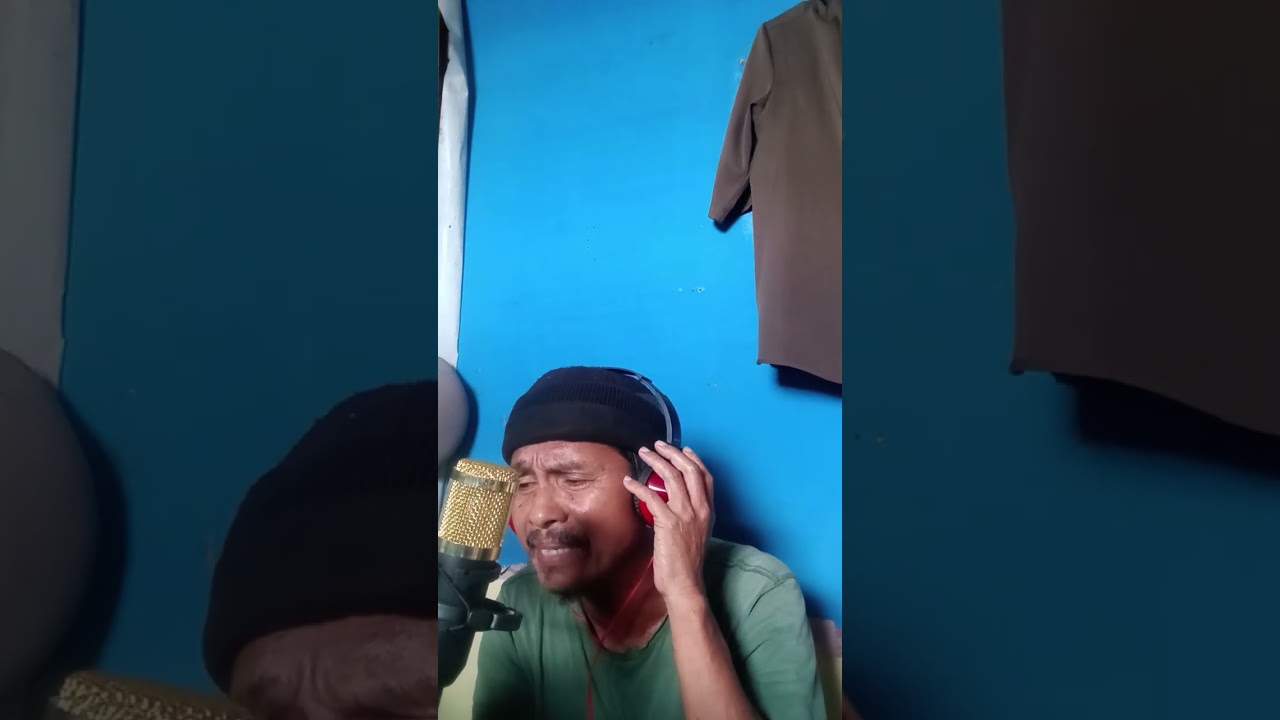 Meniti suratan Cover by Ayehh. 