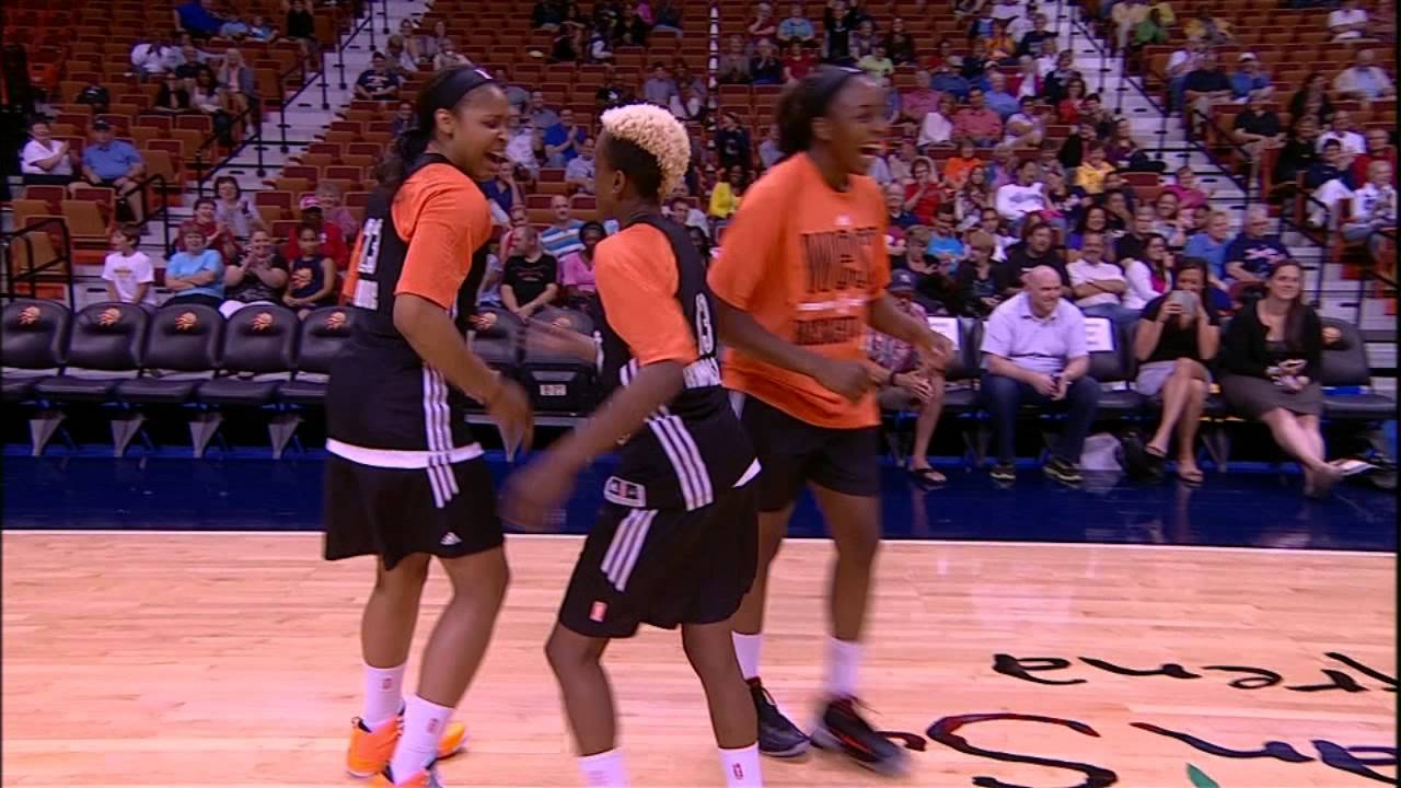 WNBA All-Star: Latta and Robinson make SICK Half-Court Shots!