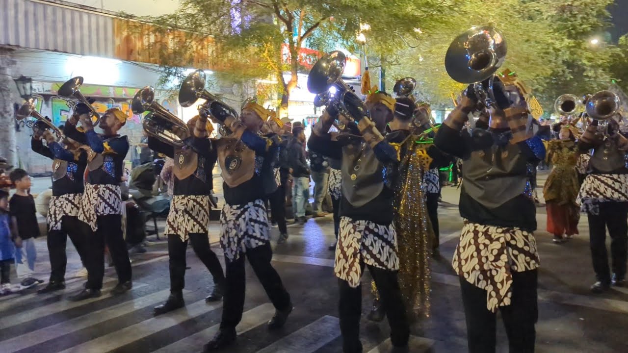 JUARA 1 MARCHING BAND KEREN JH 
