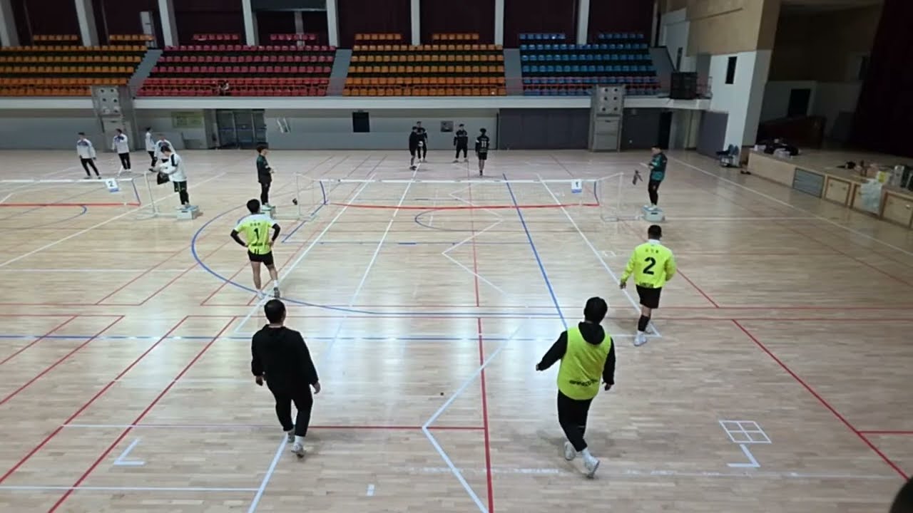 속초단비회장배 교류전 예선 강릉강산족구단 VS 동해히트족구단