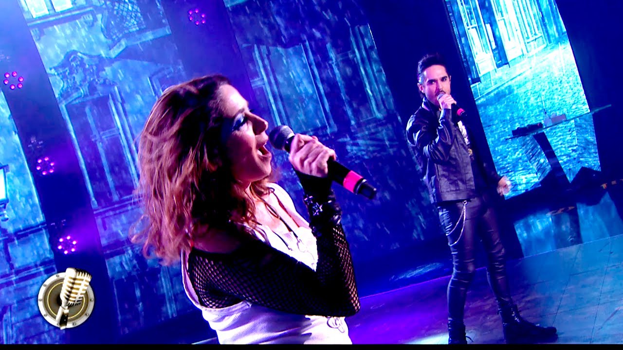 Laura Novoa y Pato Arellano cantaron el cl&aacute;sico 