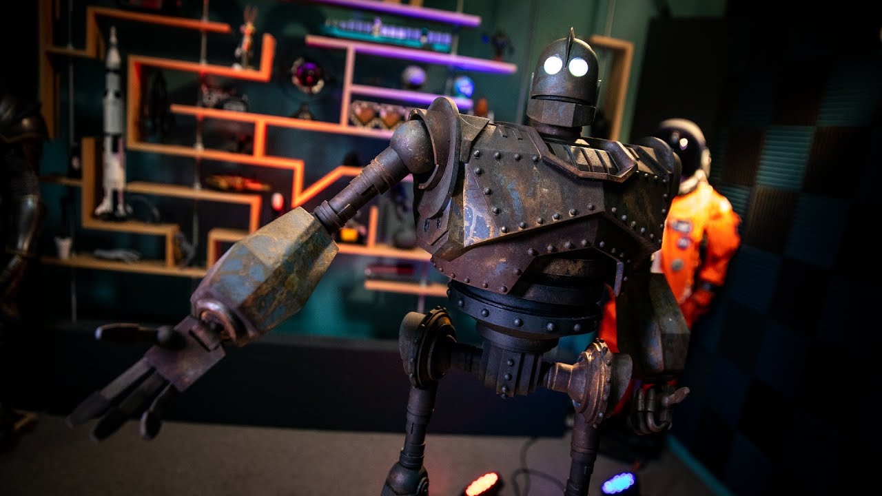 Adding Lights to the Iron Giant Garage Kit!