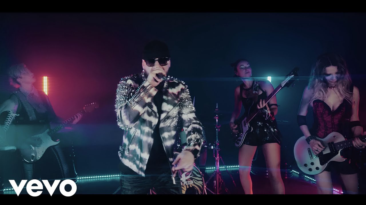 Bambole Di Pezza feat. J-AX - Cresciuti Male (Official Video)