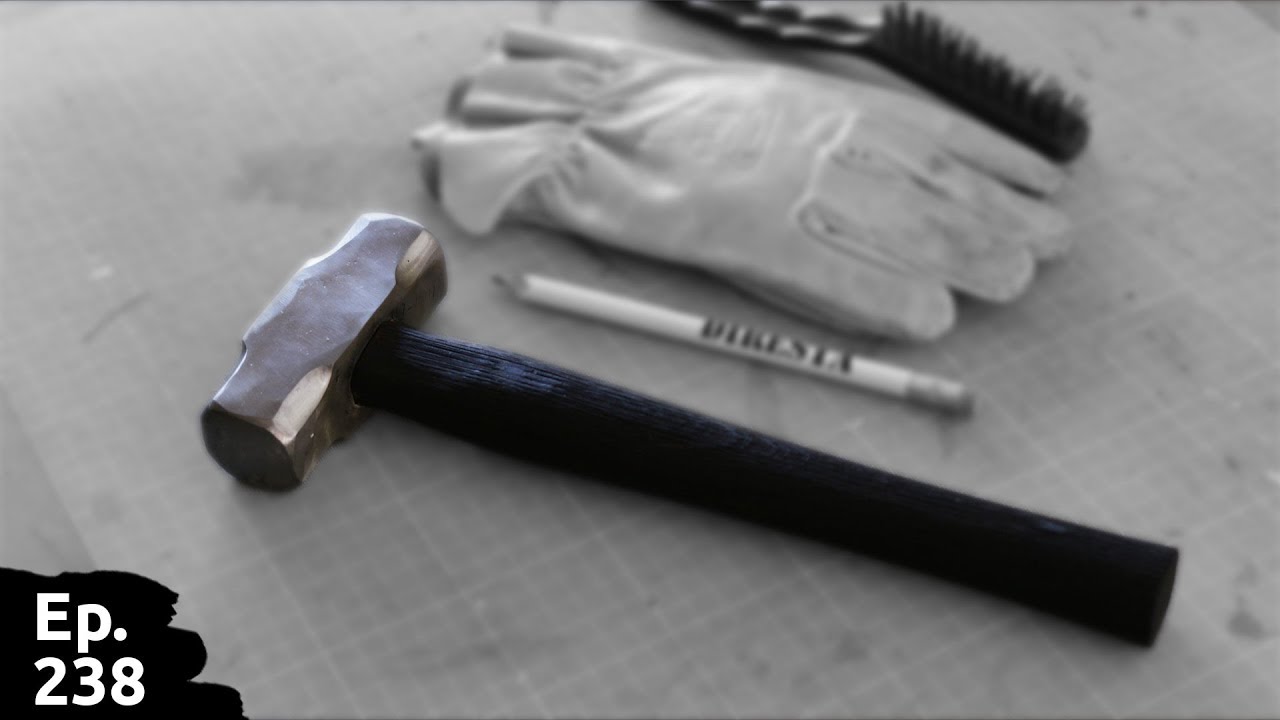 Restauration d'un vieux marteau - nettoyage du fer et fabrication d'un nouveau manche - Ep238