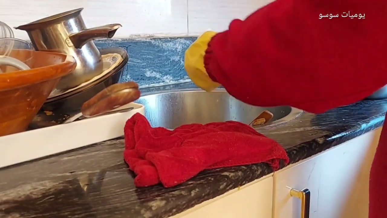 تنظيف المطبخ ما قبل السفر ...الي فين تتوقعو سافرت ...