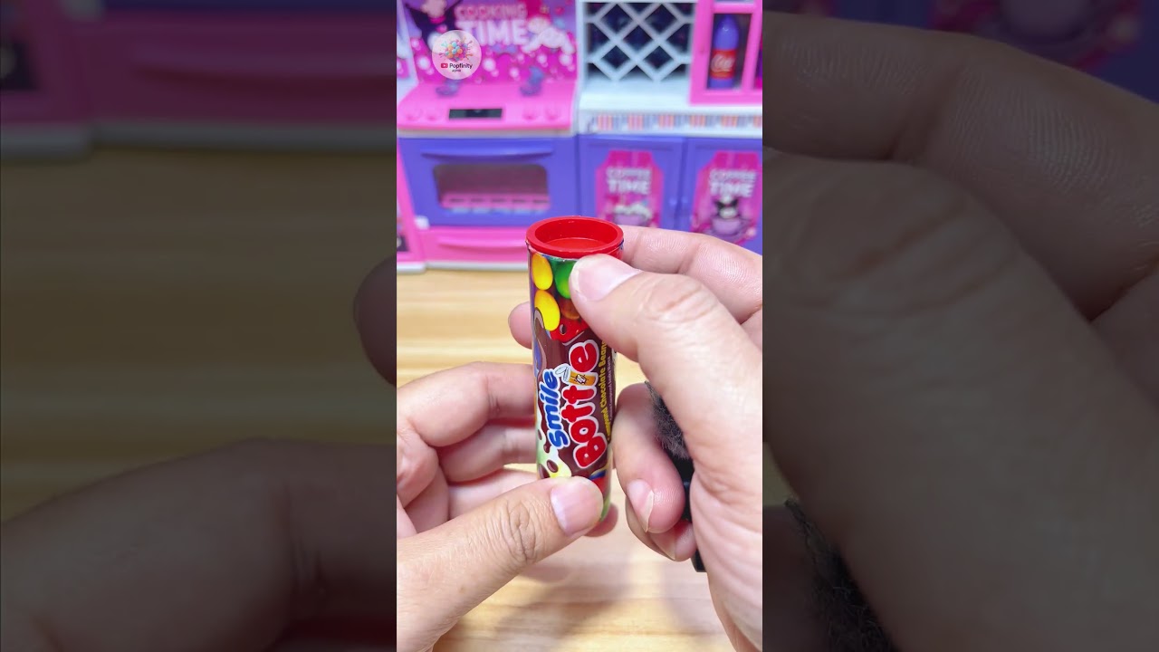 Popfinity ASMR | Grey Cat Finds a Smile Bottle Candy