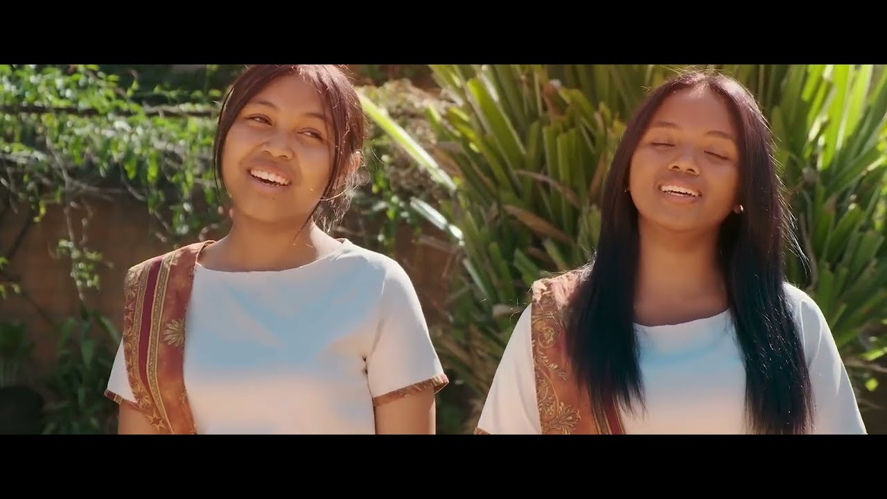 Samia re  Choeurs AFFA  Sainte Anne Anjomakely Clip