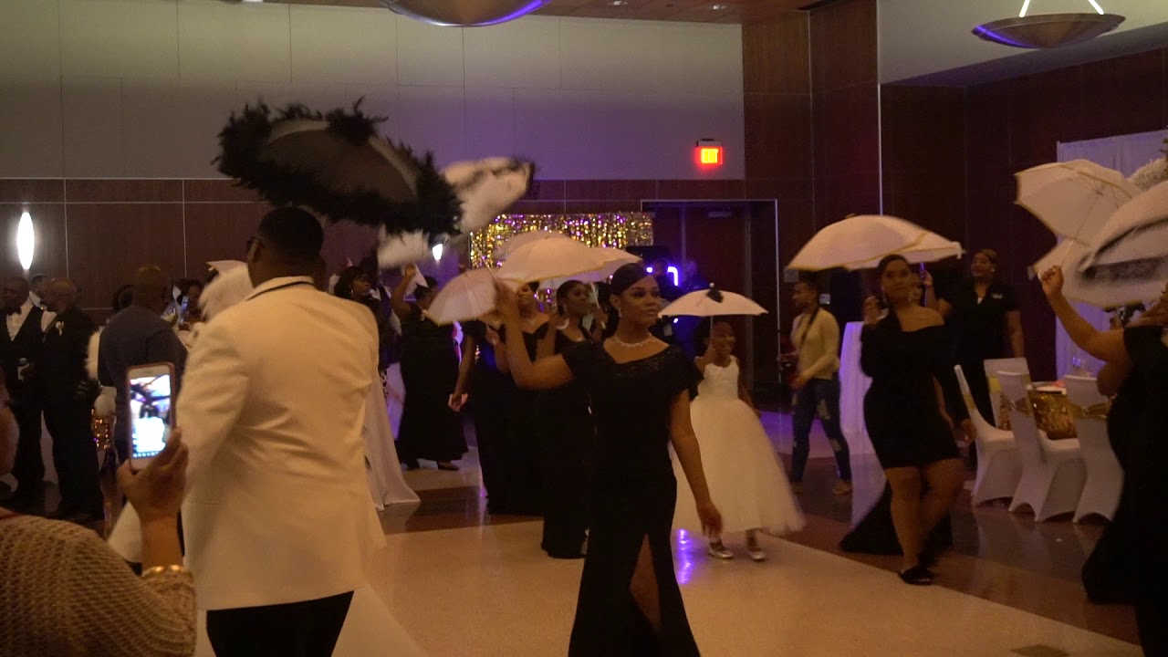 Wedding Party Go-off on Jigga Train\Second Line Dance