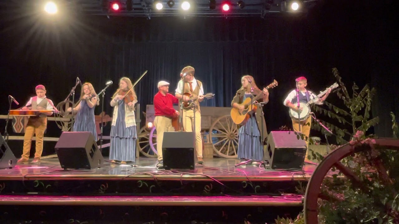 The Cotton Pickin Kids “Foggy Mountain Breakdown”