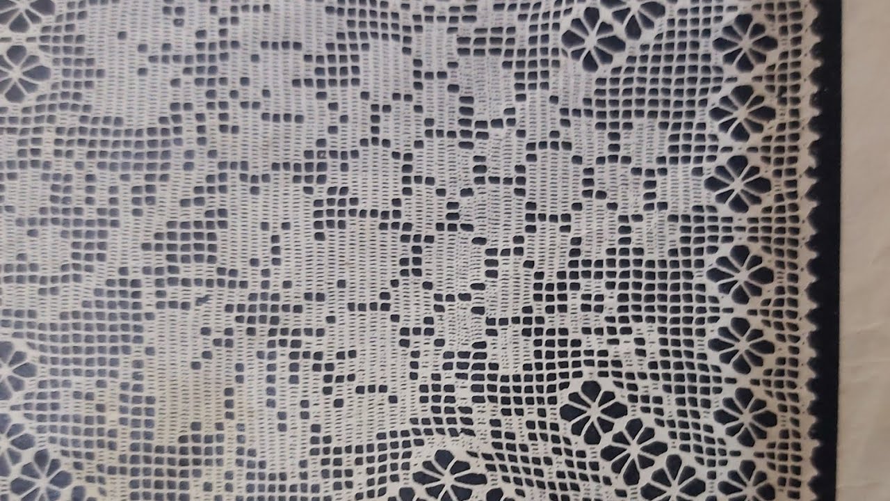 Centro ou caminho de mesa de cachos de uvas de crochê filé,  parte 2