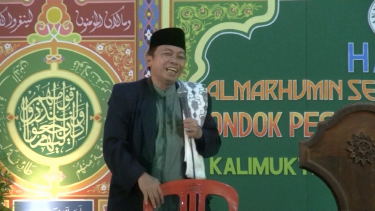 3. KH. Mustofa Aqiel Siradj Pengasuh PP. Kempek Cirebon