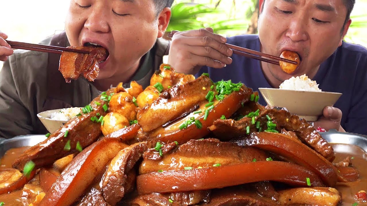 10斤五花肉，兩兄弟吃“把子肉”，肥而不膩，一口下去，滿嘴流油！ 【鐵鍋視頻】