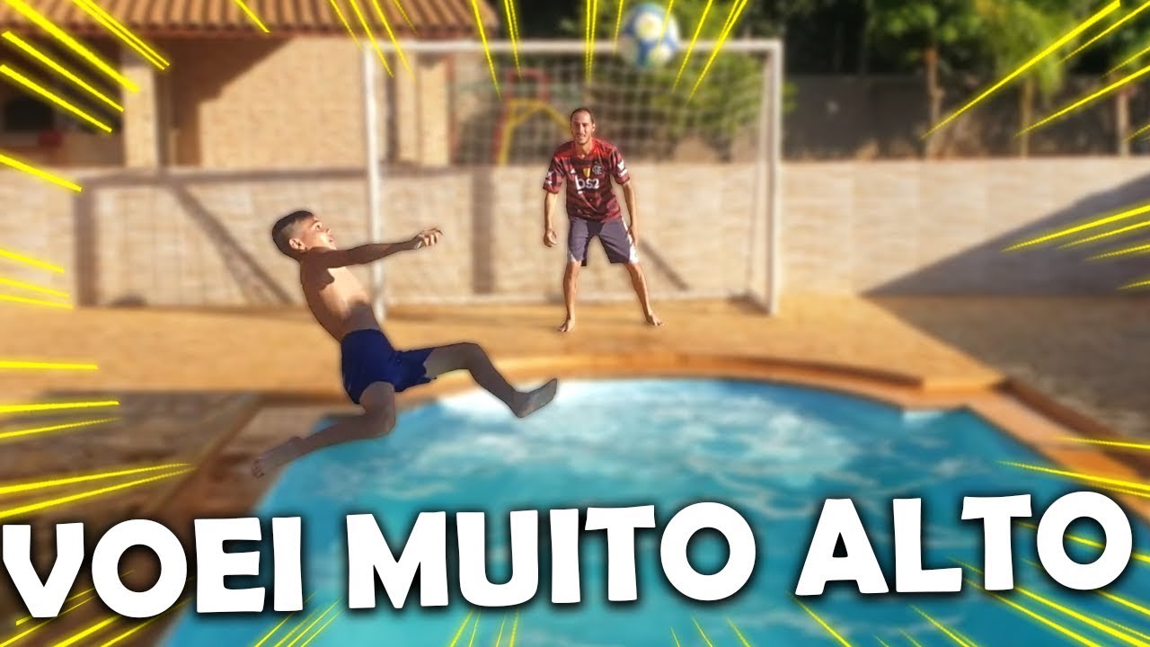 DESAFIO DO GOL DE VOLEIO NA PISCINA (QUEM FAZ O GOL MAIS BONITO?)