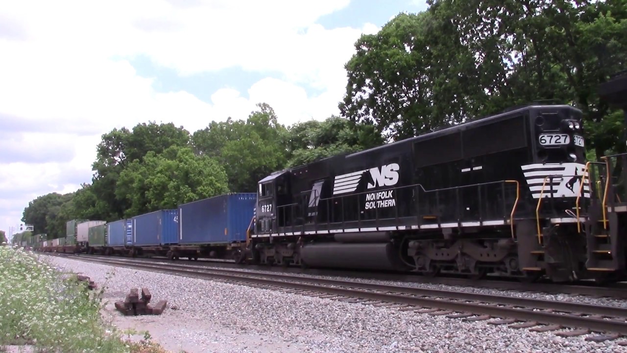 Norfolk Southern Ex-Conrail GE D8-40CW Southbound Container Train