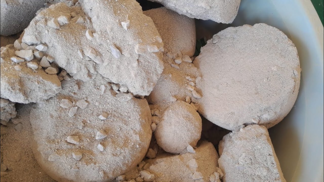 New/ Extrmely Dusty Sand Cement dry Tub and floor crumbling with water pouring❤️ Insanly satisfying🥵