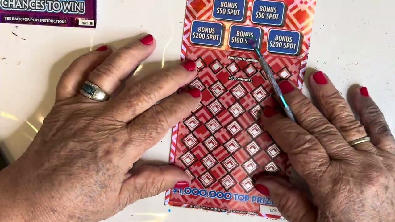Doña Mari scratches tickets de martes 