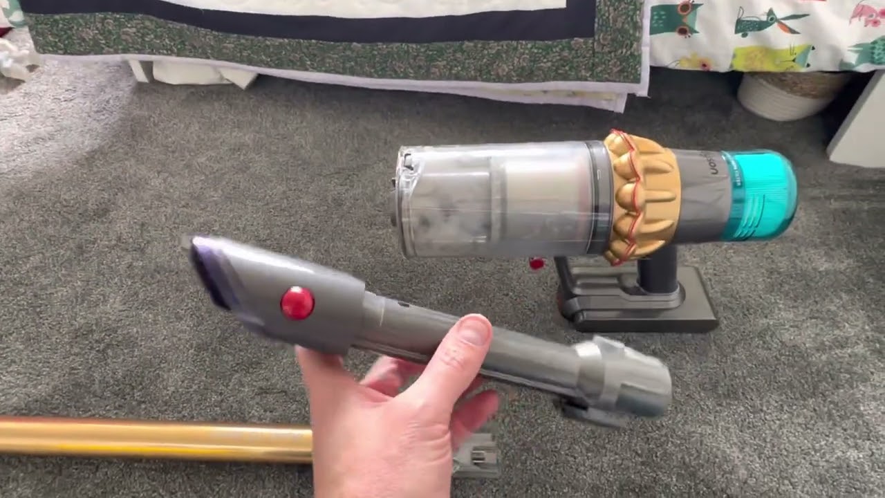 Attaching the hose to the Dyson V15 Detect+ - took me a while to figure this one out!!