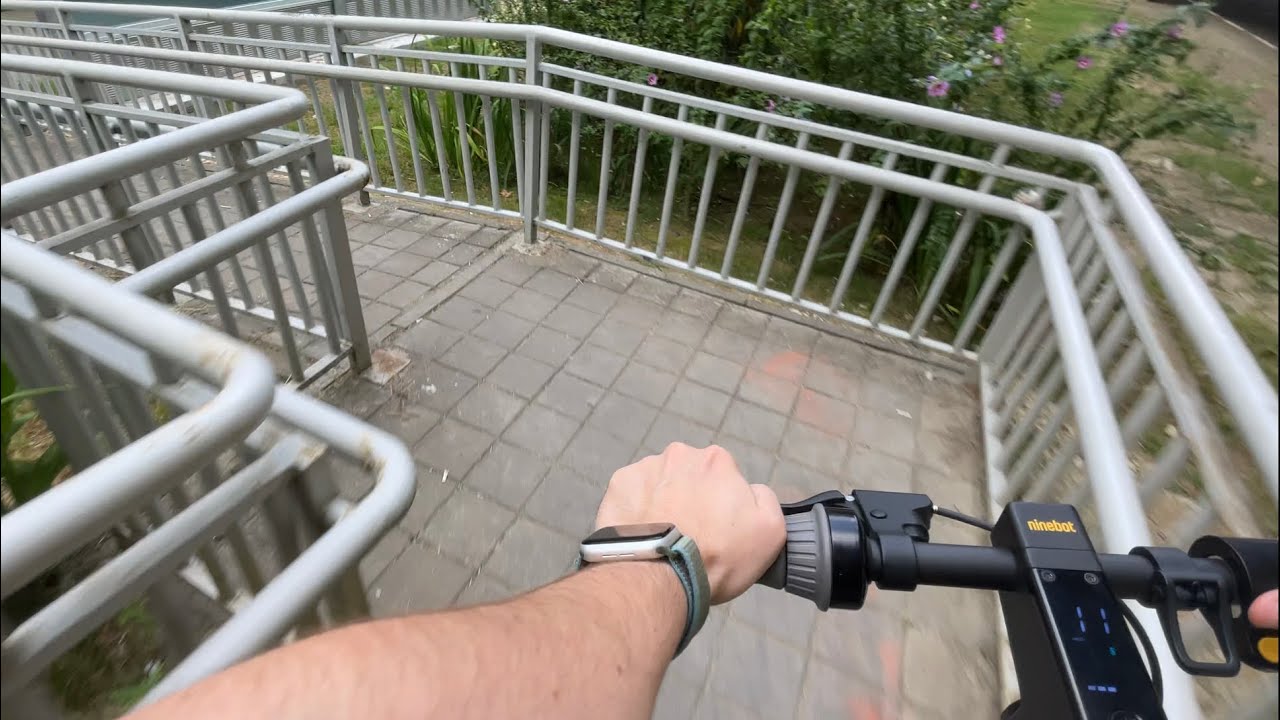 Ninebot Max G30P Electric Kickscooter - City Ride 4K #2