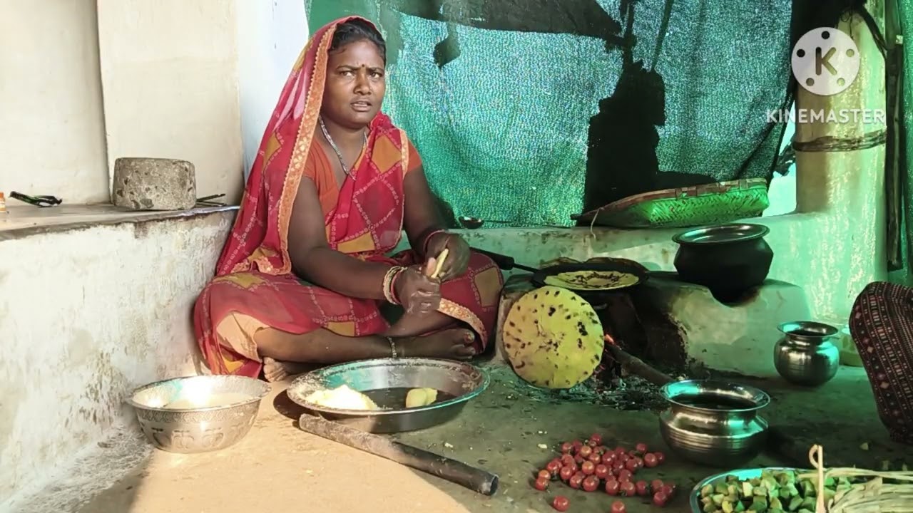 आज बन रही है गरमा-गरम मक्का की रोटी #MakkaKiRoti#DesiKhana#VillageLife#GharKaKhana#ramkumaribarkade 