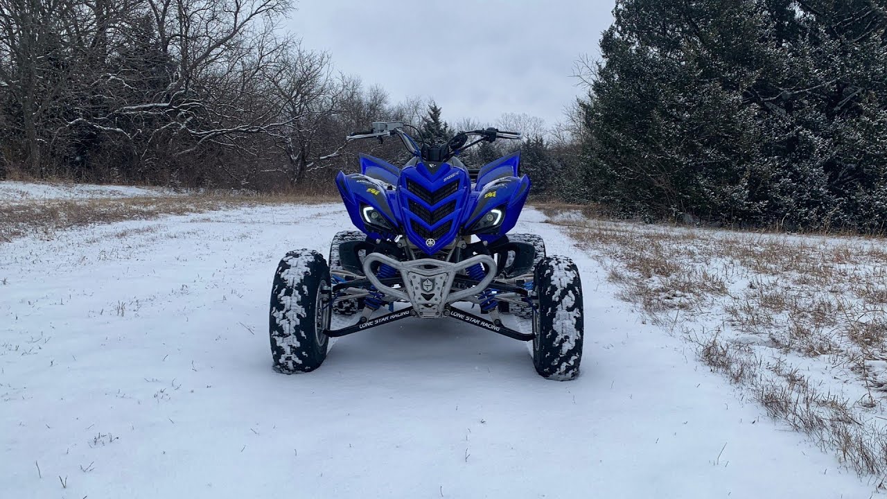Ripping my Raptor 700 in the Snow!