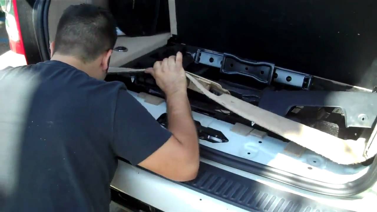 BACKUP CAMERA  INSTALL  IN RANGE ROVER HSE BY  AUDIO 2000
