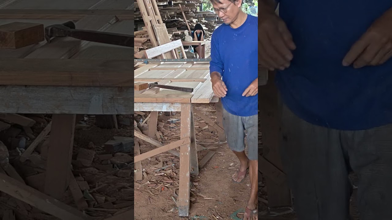 ประกอบบานประตู