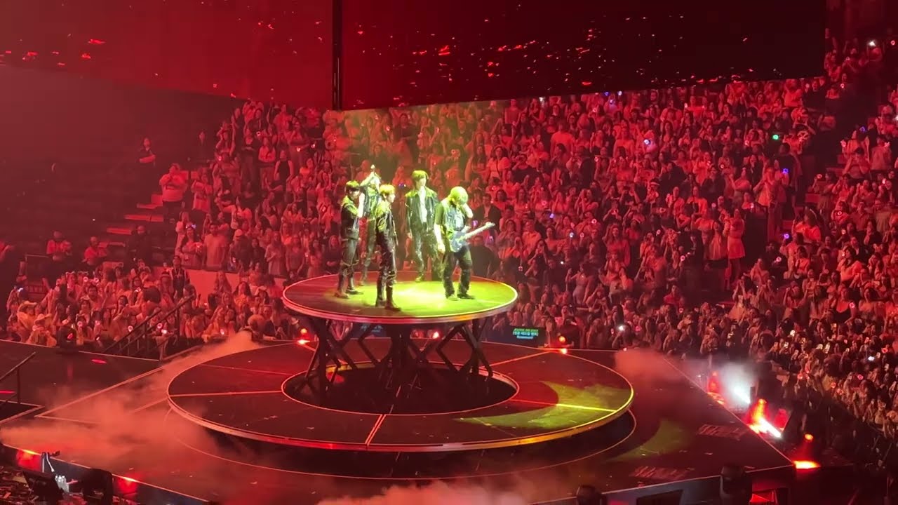 TXT - Good Boy Gone Bad / Growing Pain [4K Live] Chicago 2024