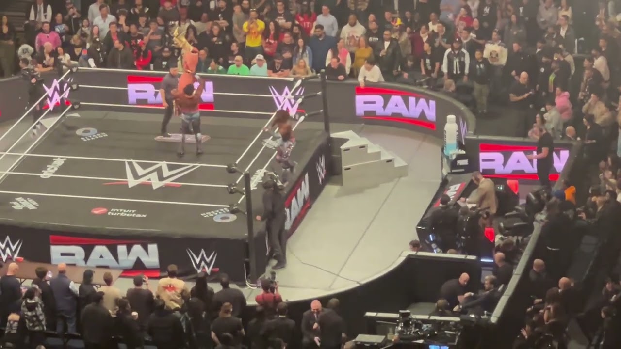 RAW The New Day vs Rey Mysterio & Dragon Lee - Tornado Tag Team Match