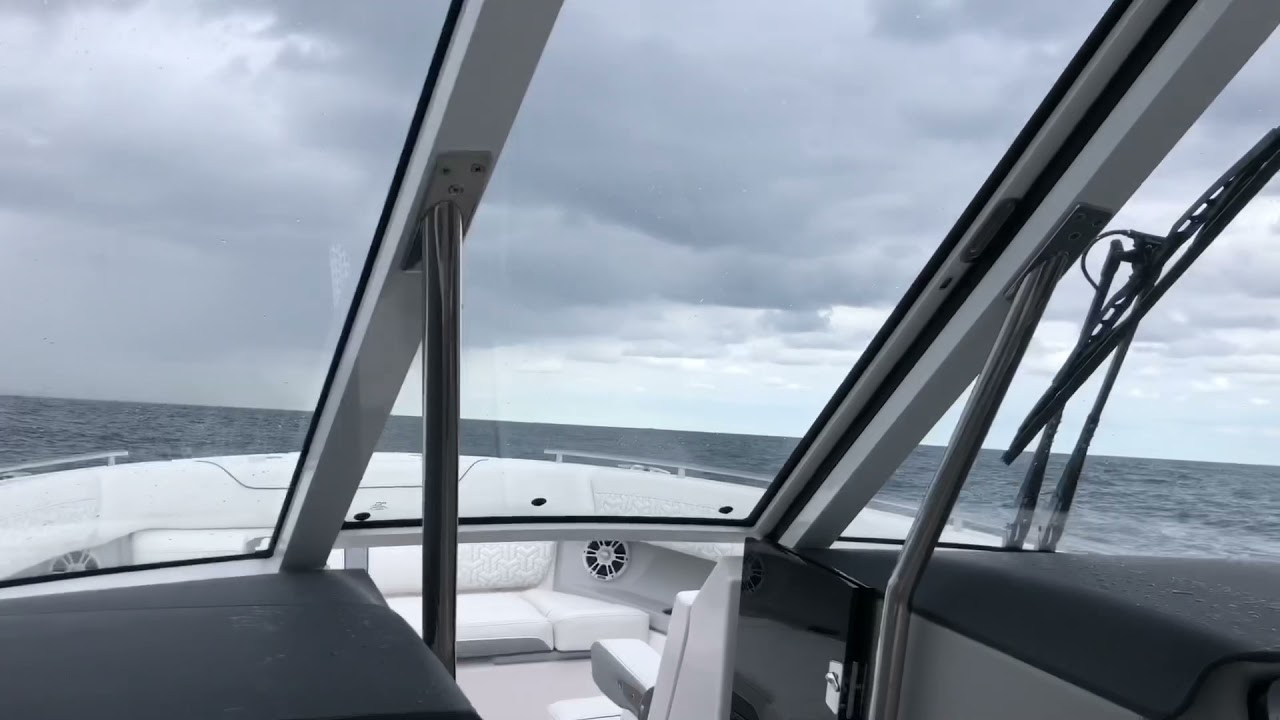 Regal LX36 - Running Offshore